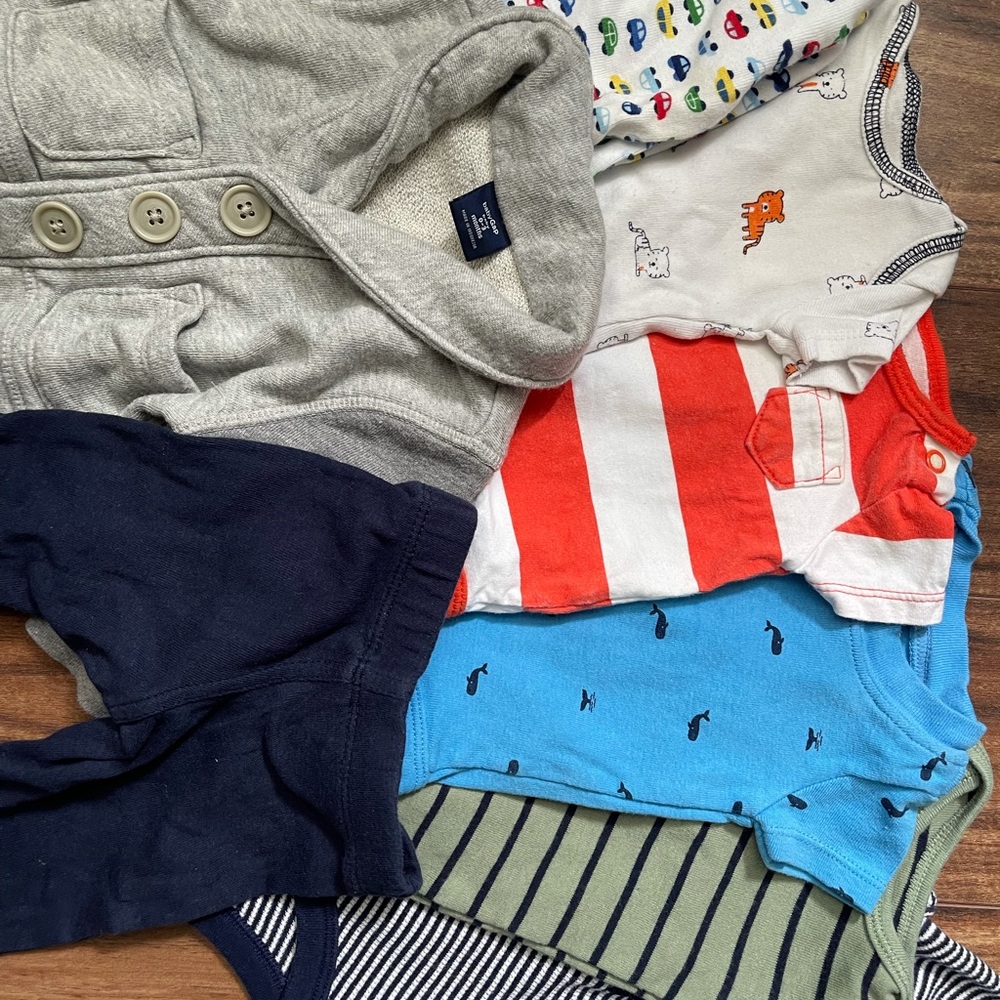 Bundle of boys clothes - Picture 2 of 3